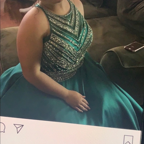 Prom dress - Picture 2 of 2